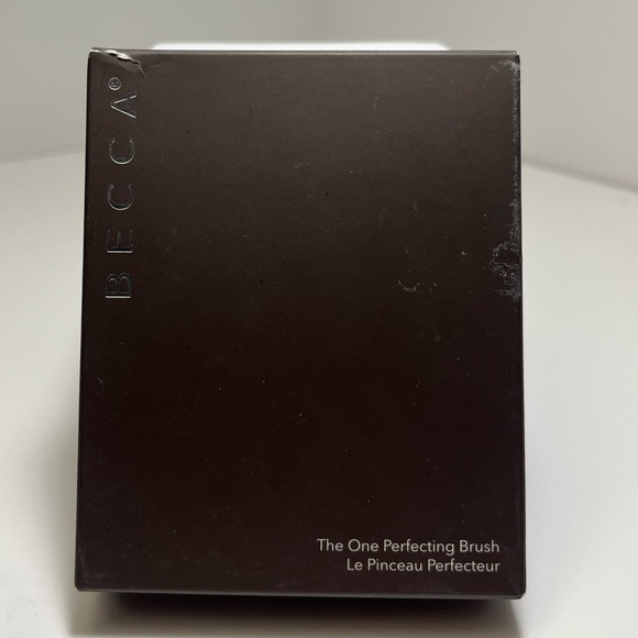 BECCA The One Perfecting Brush - NEW - Picture 1 of 3
